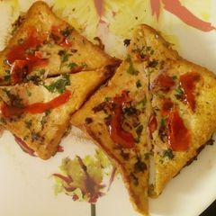 A picture of Egg Toast bread.