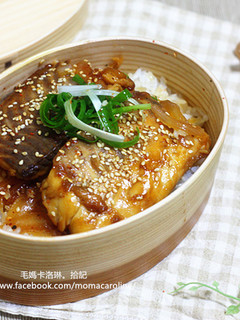 蒲燒鯛魚蓋飯 的食譜成品照片