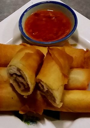 รูปของ ปอเปี๊ยะไก่ทอด
