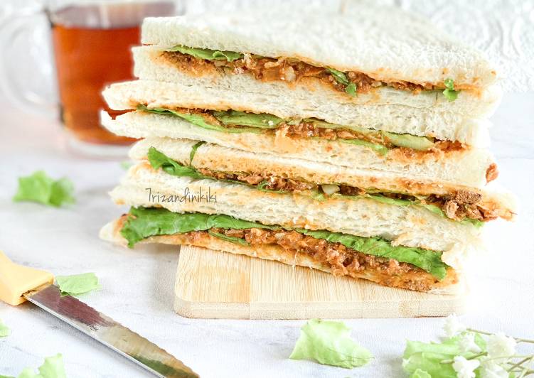 Cara Mudah Membuat Spicy sarden sandwich Enak dan Antiribet