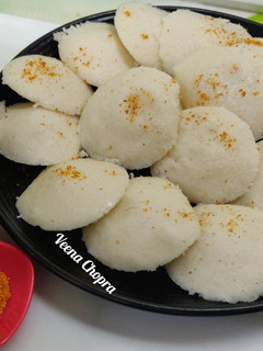 इडली (idli recipe in Hindi) रेसिपी मुख्य फोटो