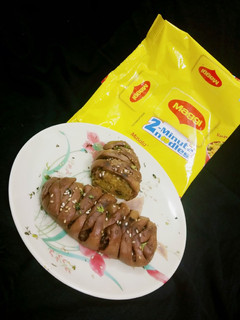 મેગી કૅલઝોન્સ (Maggi calzones recipe in gujarati) રેસીપી મુખ્ય ફોટો