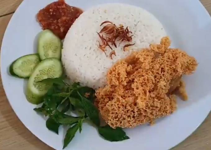 Nasi Uduk Rice Coocker & Ayam Kremes