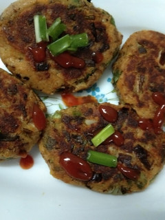 A picture of Spring Onion and Potato Cutlets.