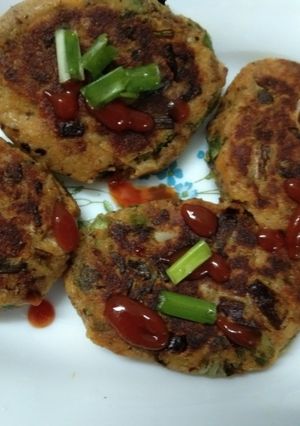 A picture of Spring Onion and Potato Cutlets.