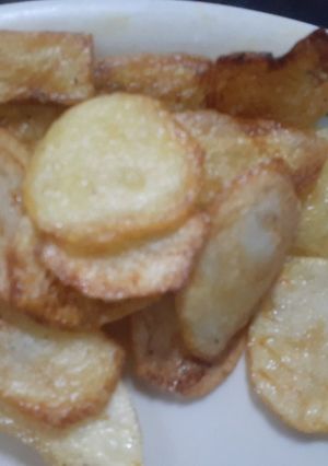 पोटैटो चिप्स (potato chips recipe in Hindi) रेसिपी मुख्य फोटो