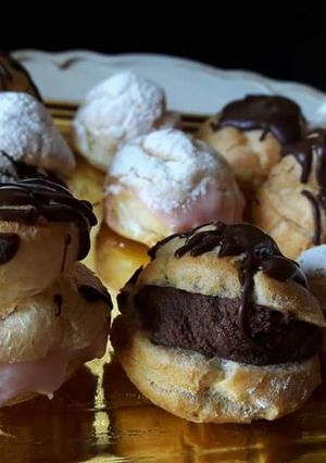 Una foto de Profiteroles o bombas de crema