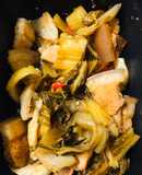 Thị xào cải chua