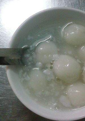 Hình của món Bánh bũng (bánh trôi không nhân).