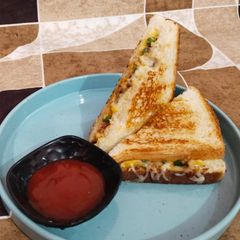 A picture of Corn cheese grill sandwich.