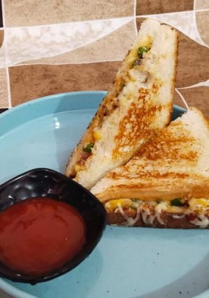 A picture of Corn cheese grill sandwich.