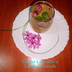 A picture of Vanilla lemonade 🍋🌹🌸.