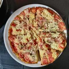 A picture of Pizza Roti Tawar (Teflon).