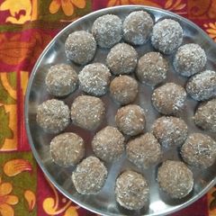 A picture of Sooran / Zimikand Laddu.