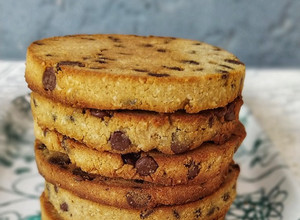 Una foto de Galletas de coco y chispas de chocolate sin TAC