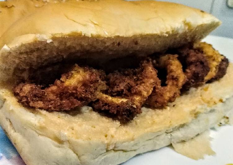 BOCADILLO 🥖De Anillos de Calamar a la Romana con Mozzarella.😋