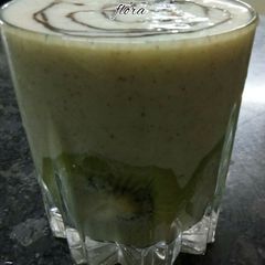 A picture of Kiwi smoothie.