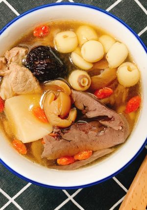 蓮子桂圓養生豬心湯 的食譜成品照片