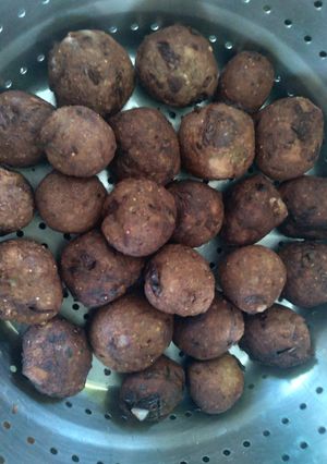 வாழைக்காய் கோலஉருண்டை செய்முறை முக்கிய புகைப்படம்