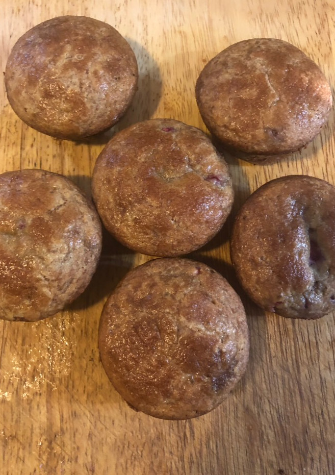Una foto de Low carb raspberries muffins