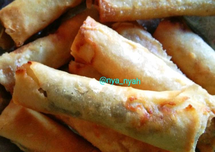 25. Lumpia Cokelat