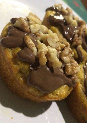 Una foto de Muffins de zanahoria, nueces y chocolate