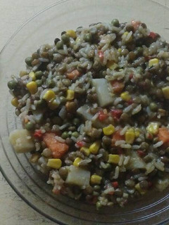 Una foto de Guiso de arroz y lentejas