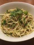 Spaguettini con salsa de pescado enlatado
