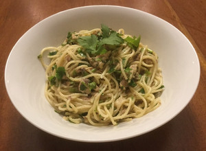 Una foto de Spaguettini con salsa de pescado enlatado