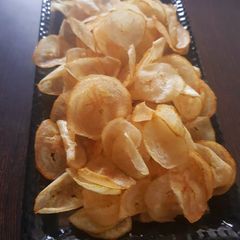 A picture of Crispy raw banana chips.