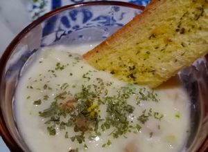 Foto resep Creamy Chicken Corn Soup with Garlic Bread