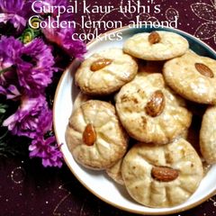 A picture of Golden lemon almond cookies.