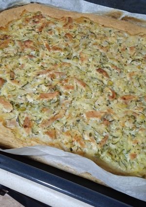 Una foto de Pizza coca de lomo con verduras