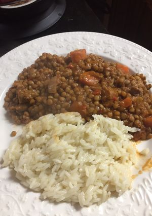 Una foto de Guiso de lentejasCon arroz blanco