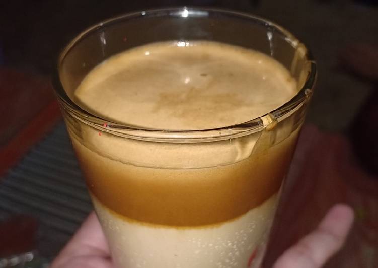 Langkah Mudah untuk Menyiapkan Dalgona coffe (tanpa nescafe classic) yang Bikin Ngiler