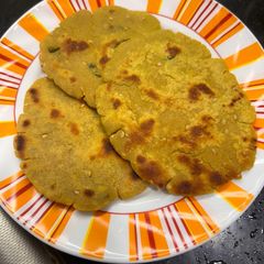 A picture of Multigrain thalipeth.