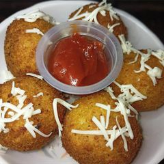A picture of Crispy corn cheese balls (snacks).