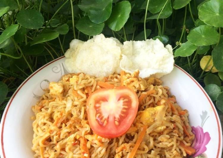 Resep Indomie Goreng Bumbu Rumahan (&#39;minim micin no too qulity&#39; ☺️)🍝 yang Lezat