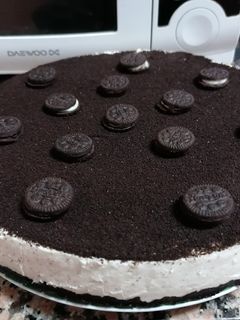 Una foto de Tarta fría de queso y galletas oreo