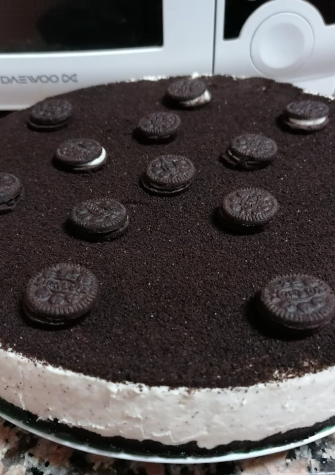 Una foto de Tarta fría de queso y galletas oreo