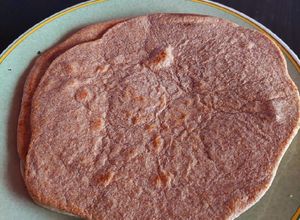 Una foto de Rapidita o tortilla de harina integral (Masa para tacos)