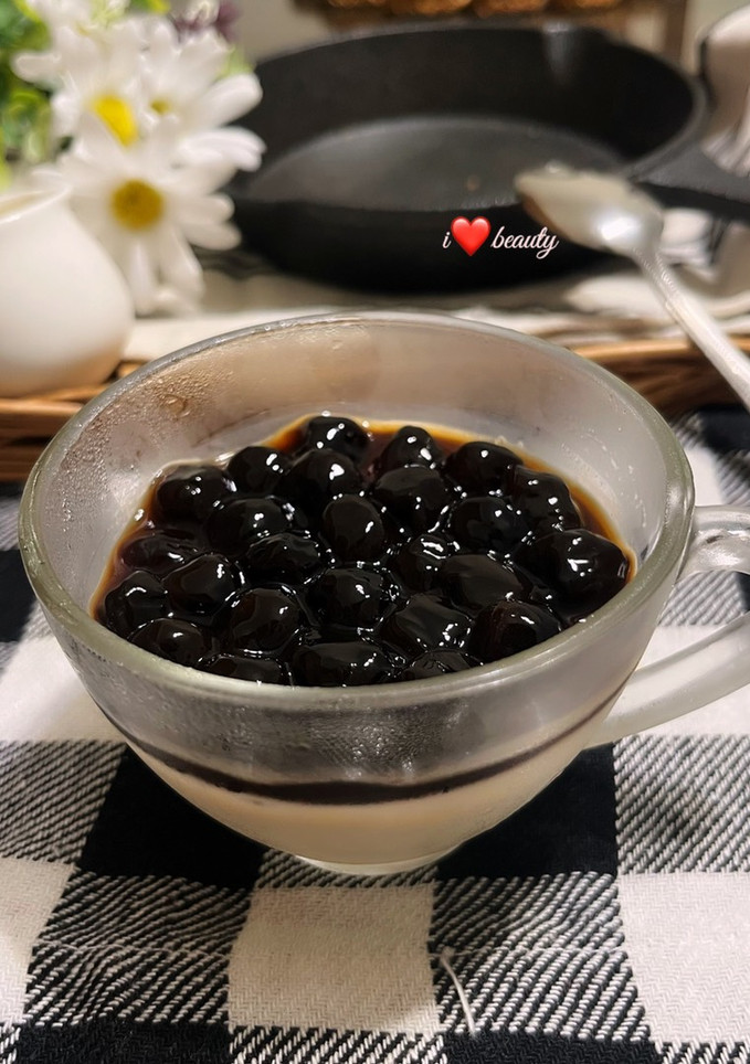 A picture of Brown Sugar Bubble Milk Tea Panna Cotta.
