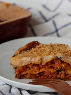 Una foto de Musaca o Moussaka, da igual cómo lo llames, está delicioso