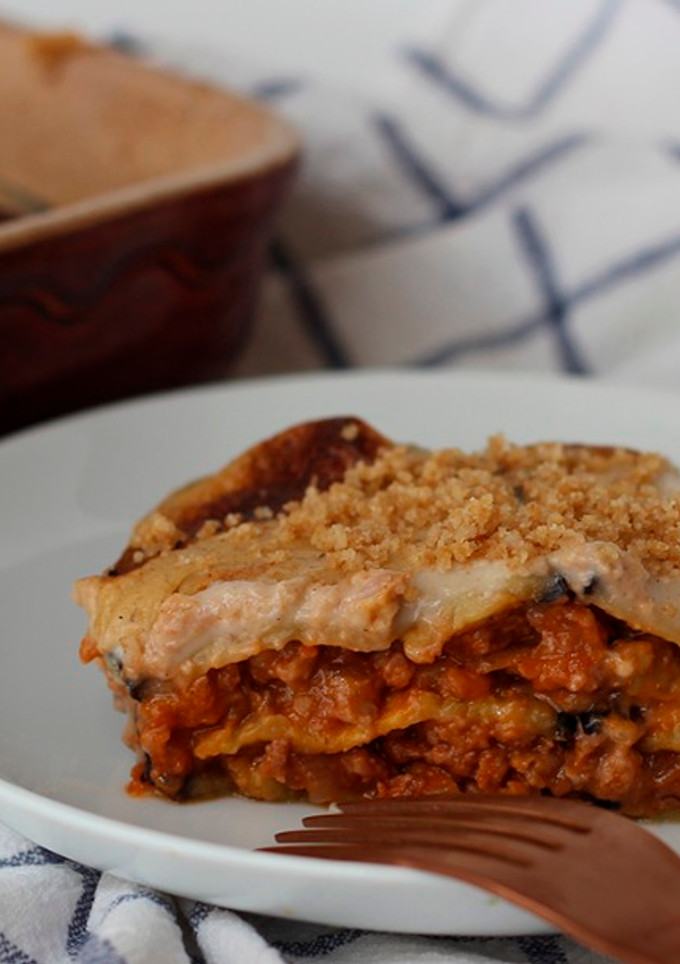 Una foto de Musaca o Moussaka, da igual cómo lo llames, está delicioso