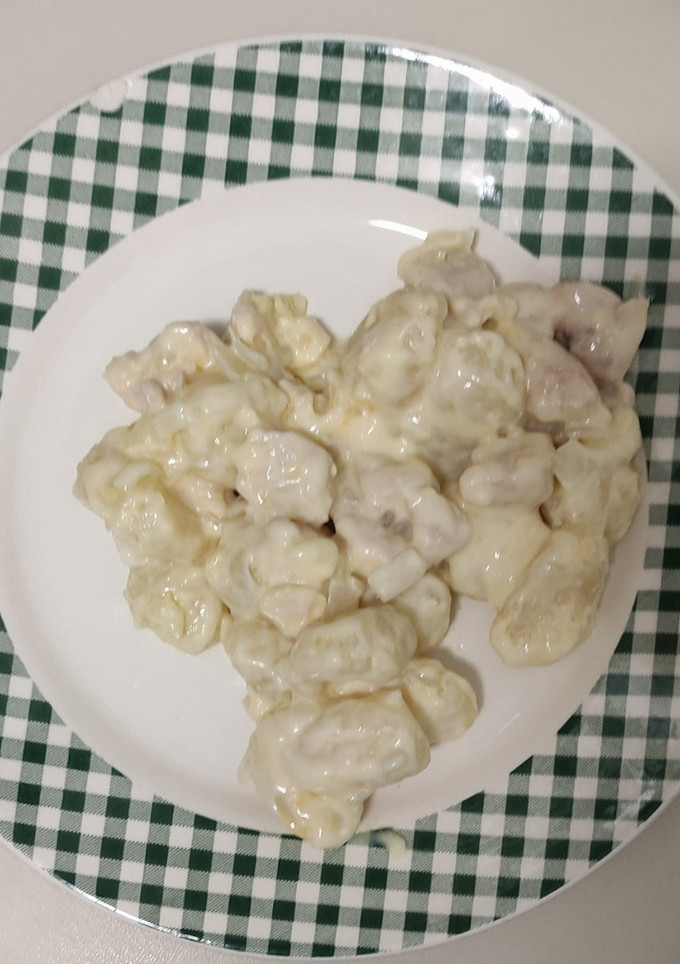 Una foto de Gnocchi con pollo y nata