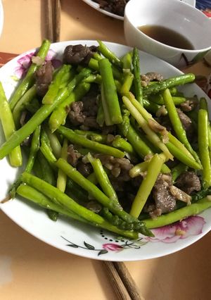 Hình của món Măng tây xào thịt bò.