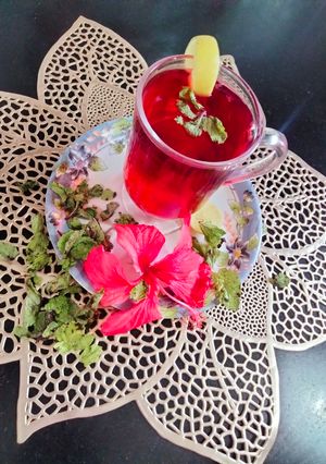 A picture of Hibiscus flower Tea 🌸🌸☕🌸🌸.