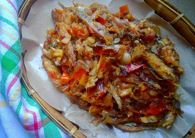 Resep Tumis Ikan Pindang Cabe Bawang Lezat