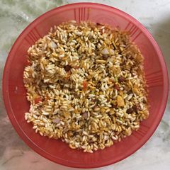 A picture of Bhel muri.