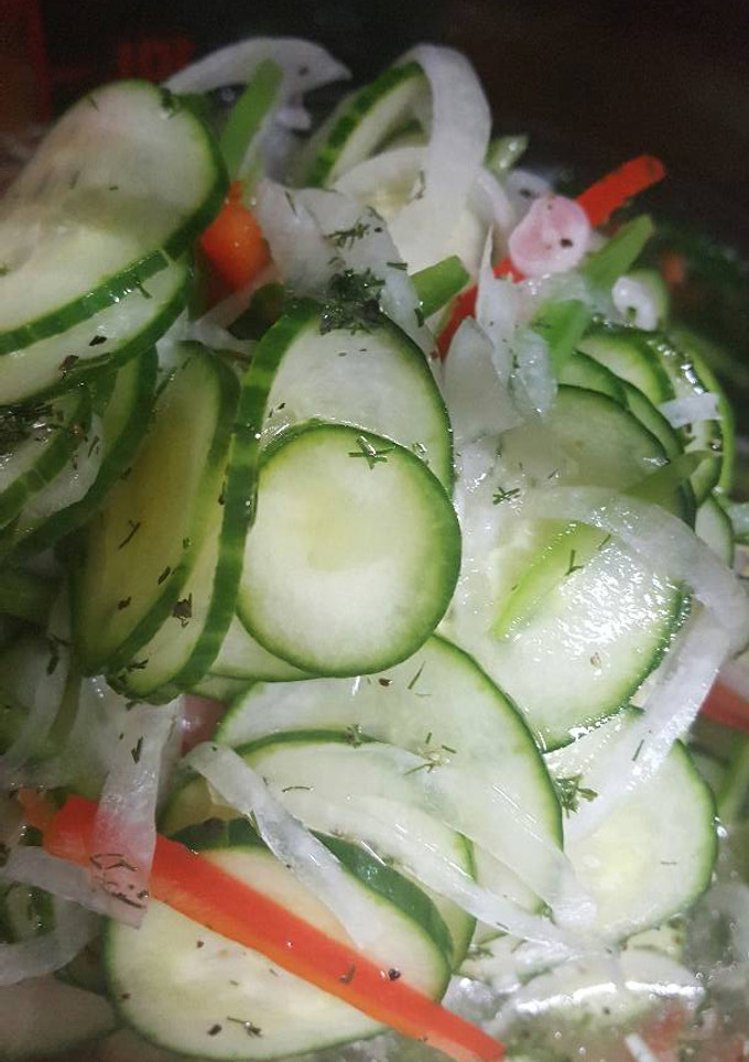 A picture of Summer pickled cucumber salad.